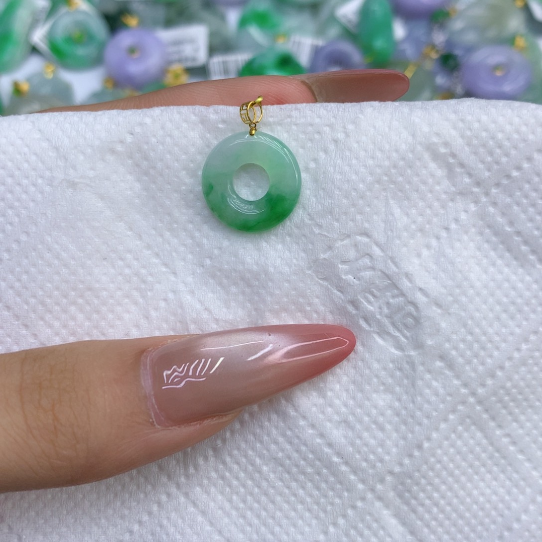 翡翠18K金镶嵌颈饰11111111111