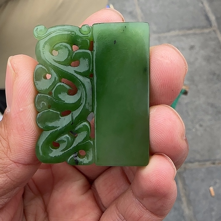 和田玉（碧玉）颈饰未镶嵌