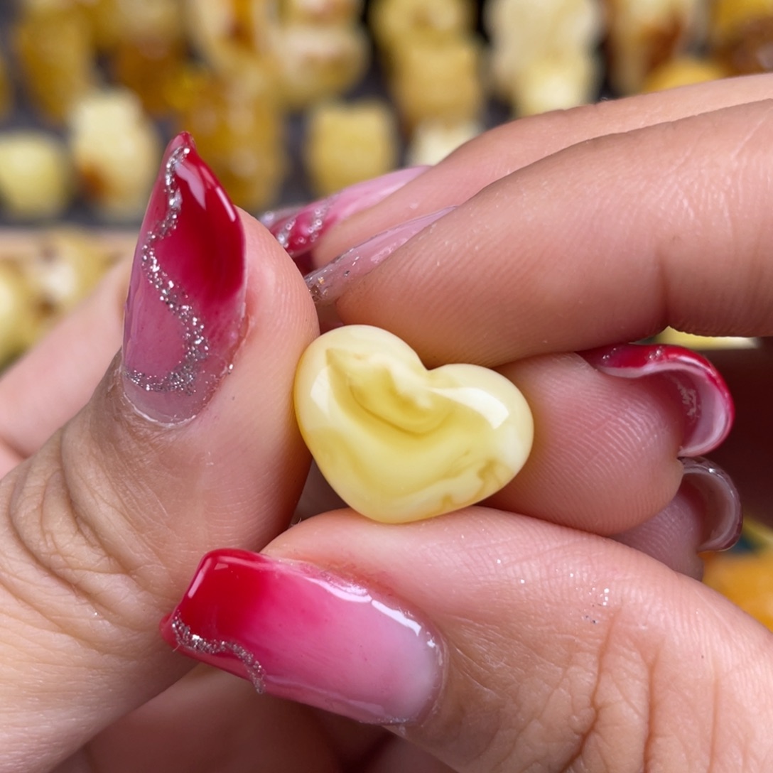 琥珀裸石未镶嵌蜜蜡