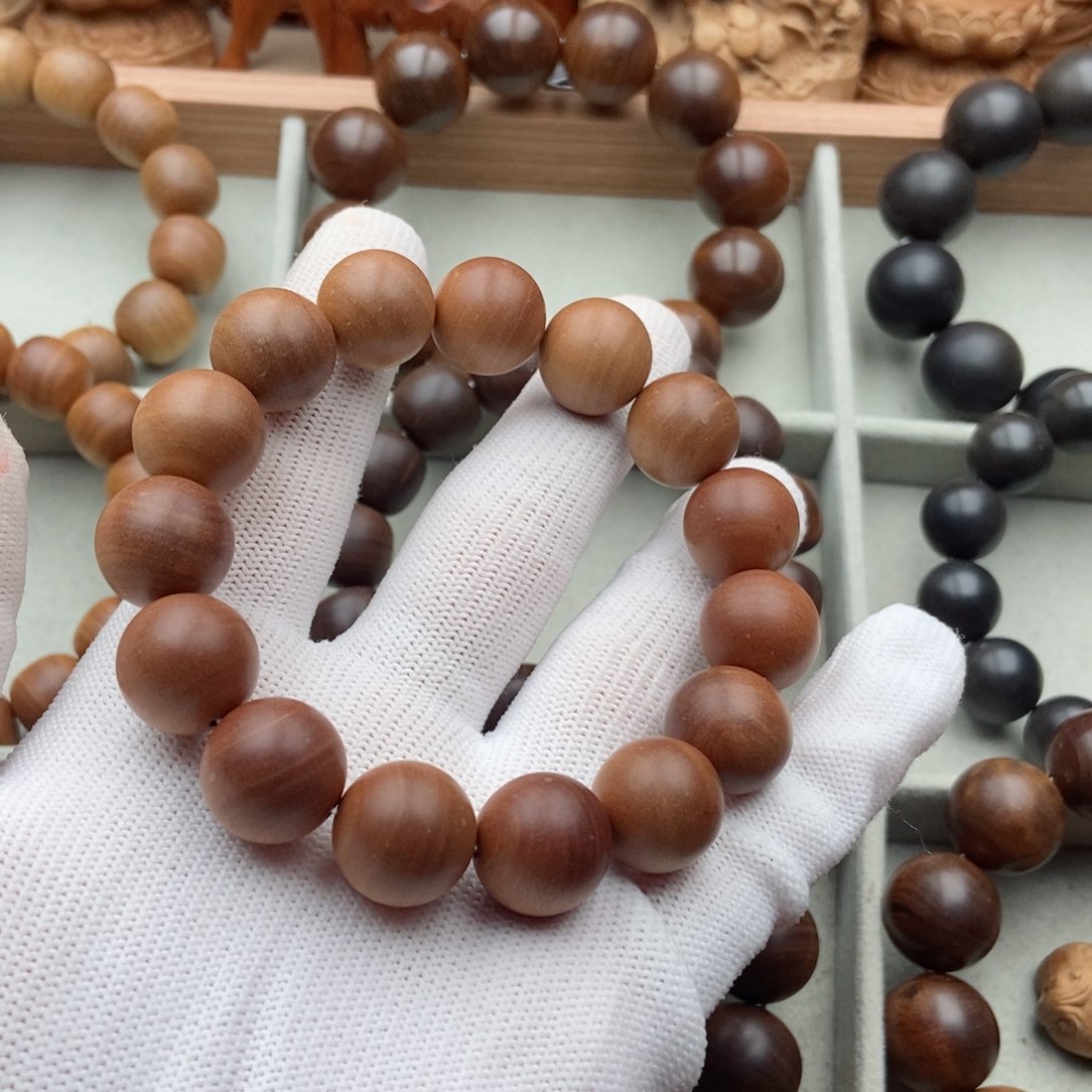檀香木手串/手链无*者1.5老山檀红肉奶香手串