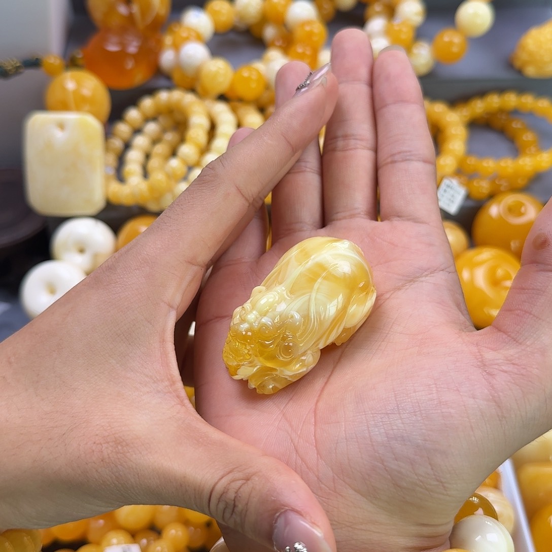 蜜蜡珠宝奇石未镶嵌