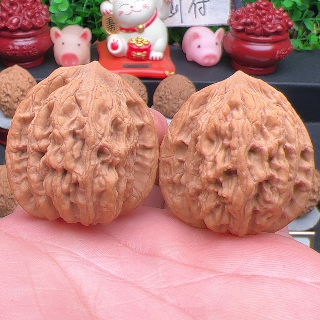 文玩核桃把件野牛沟山地虎头，尺寸38