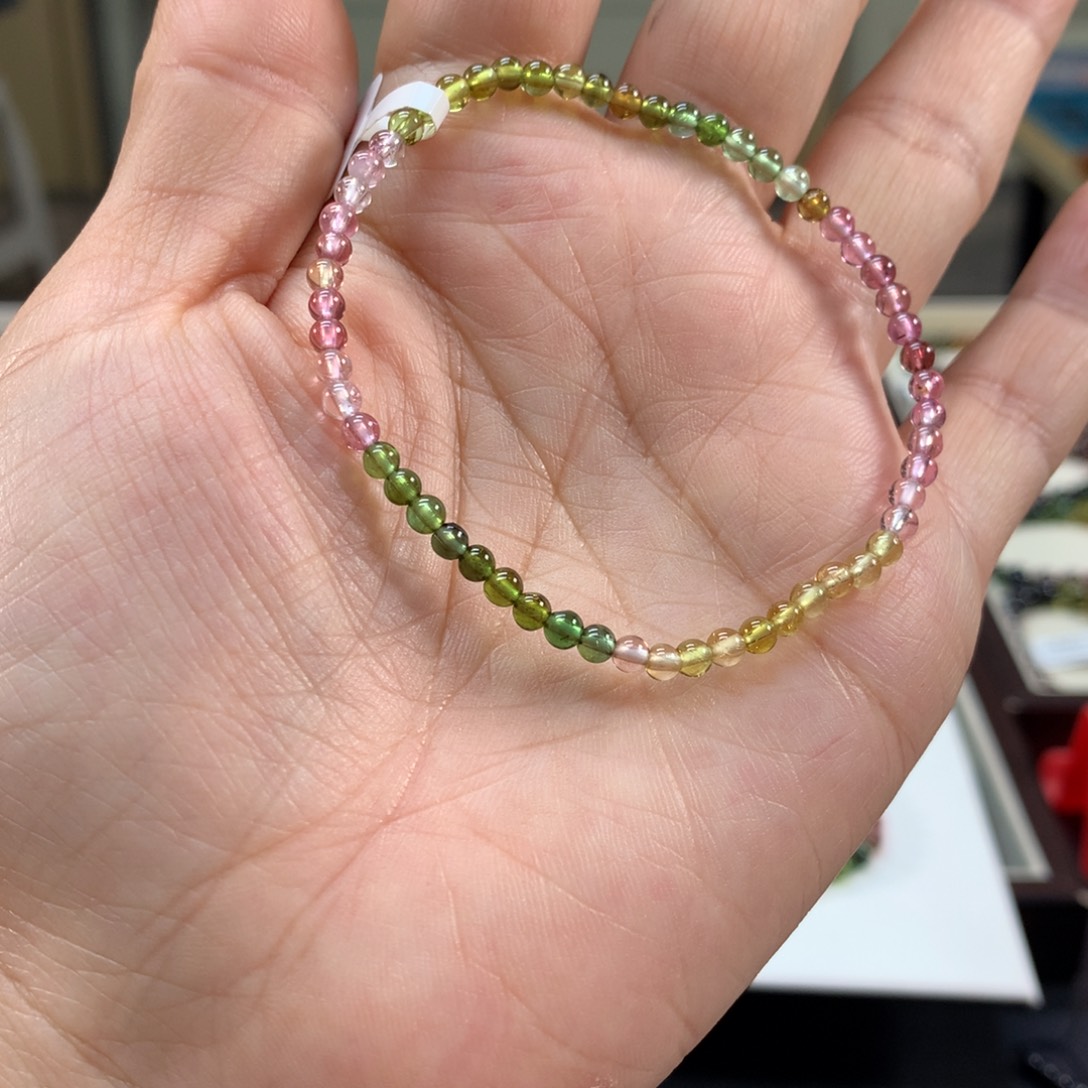 出***未镶嵌手链碧玺4左右