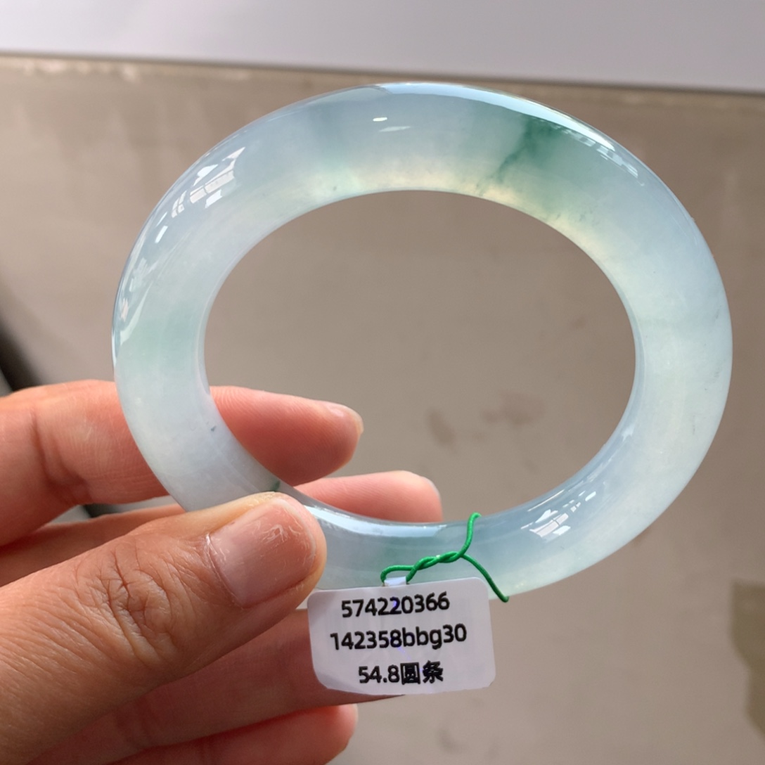翡翠未镶嵌手镯冰胶起光飘花无纹裂【强推】