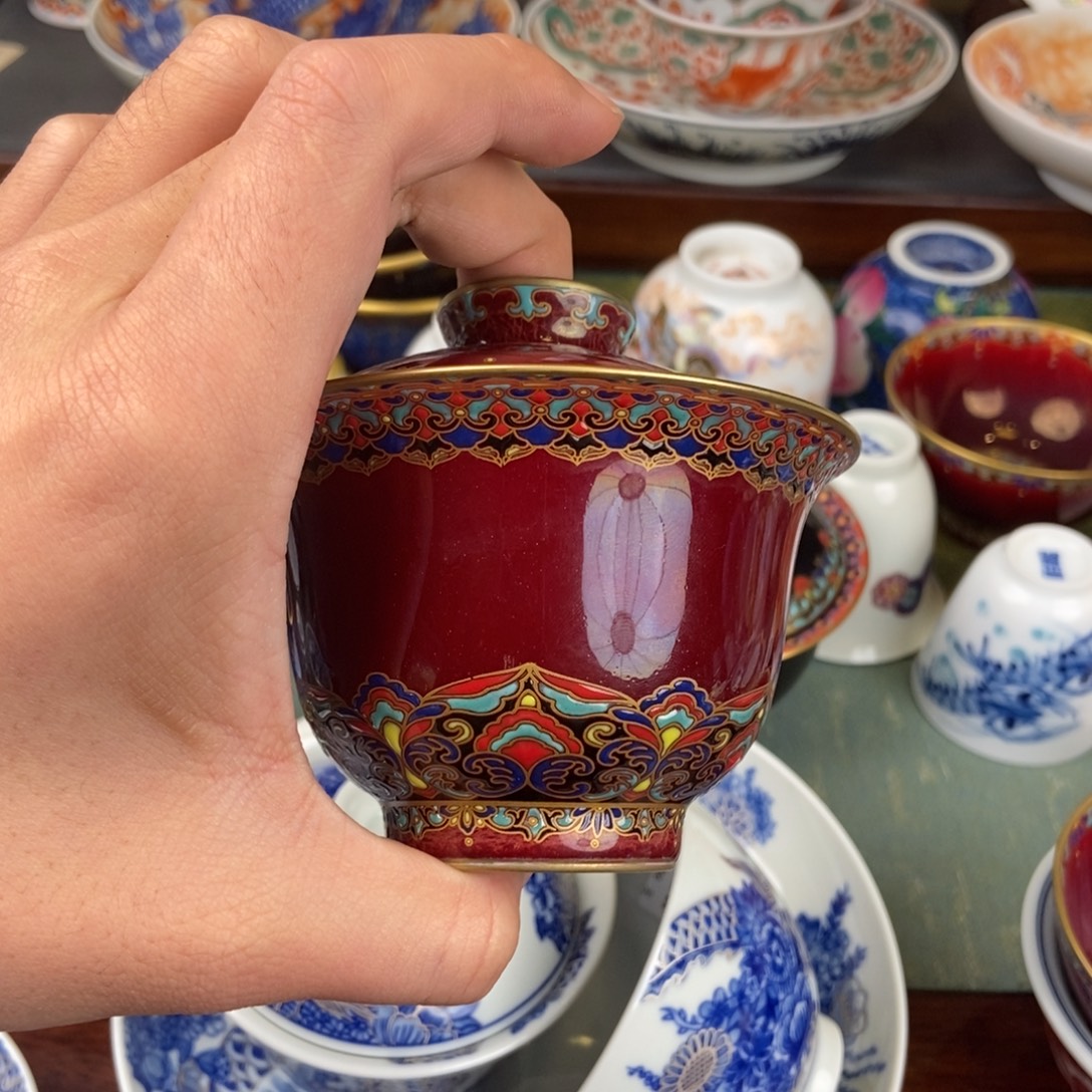 卜***文陶瓷的设计师是一