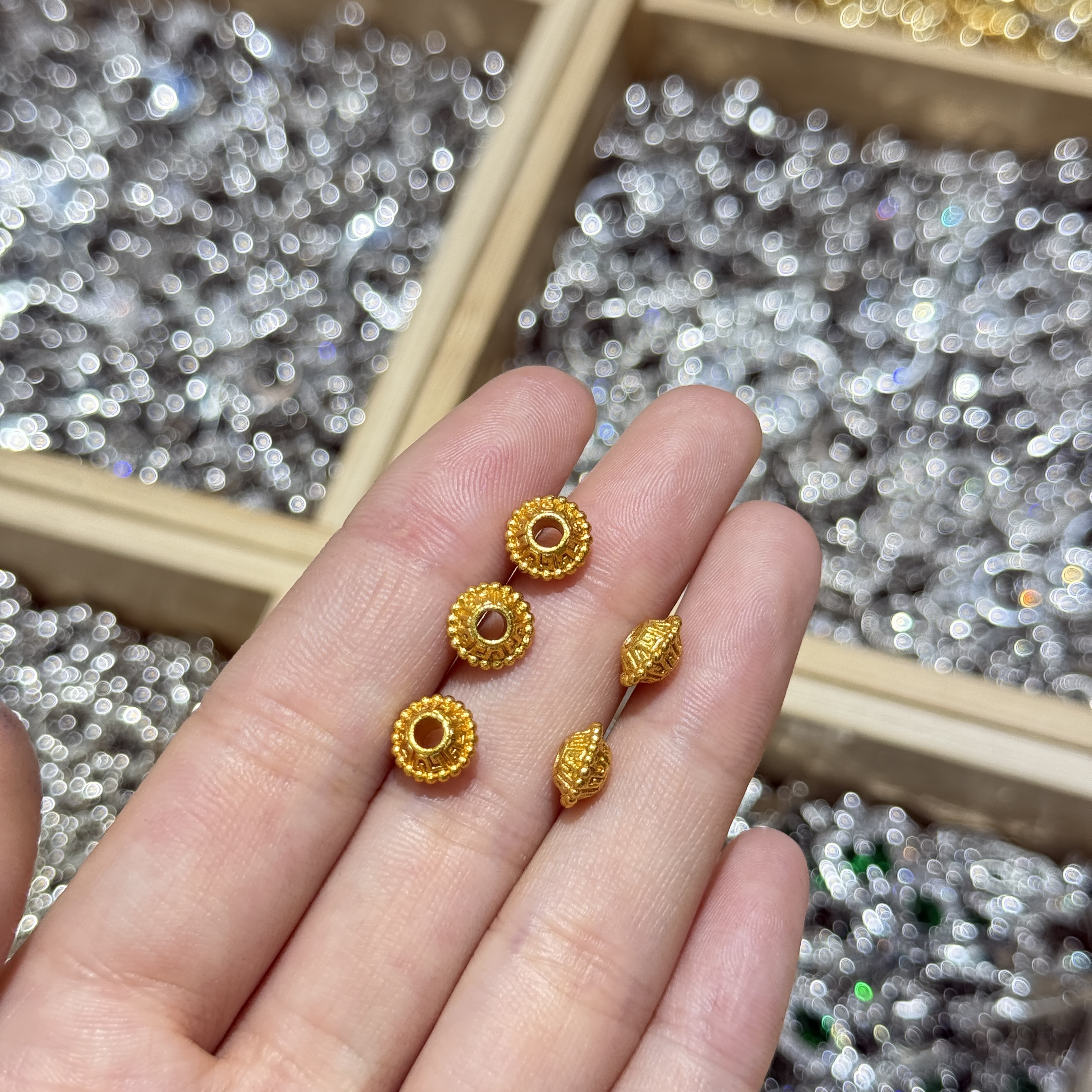 200 沙金色飞碟隔珠
