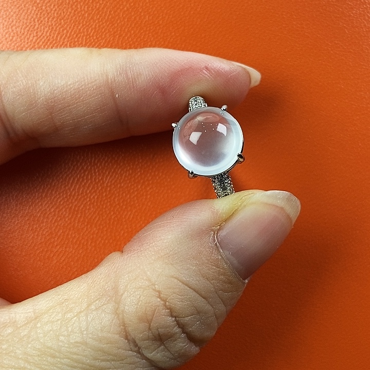 石英质玉合金颈饰