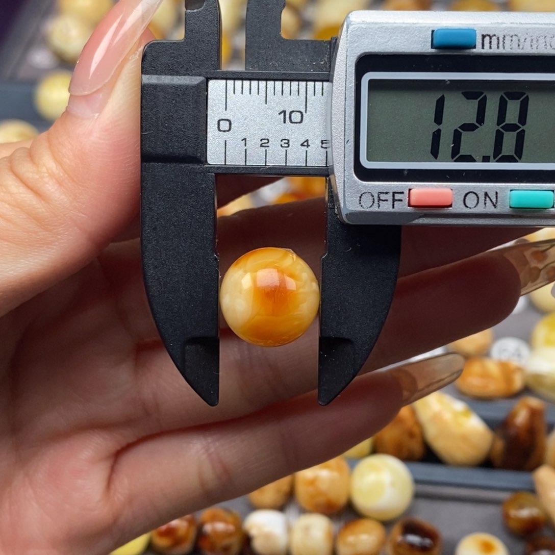 蜜蜡珠宝奇石未镶嵌