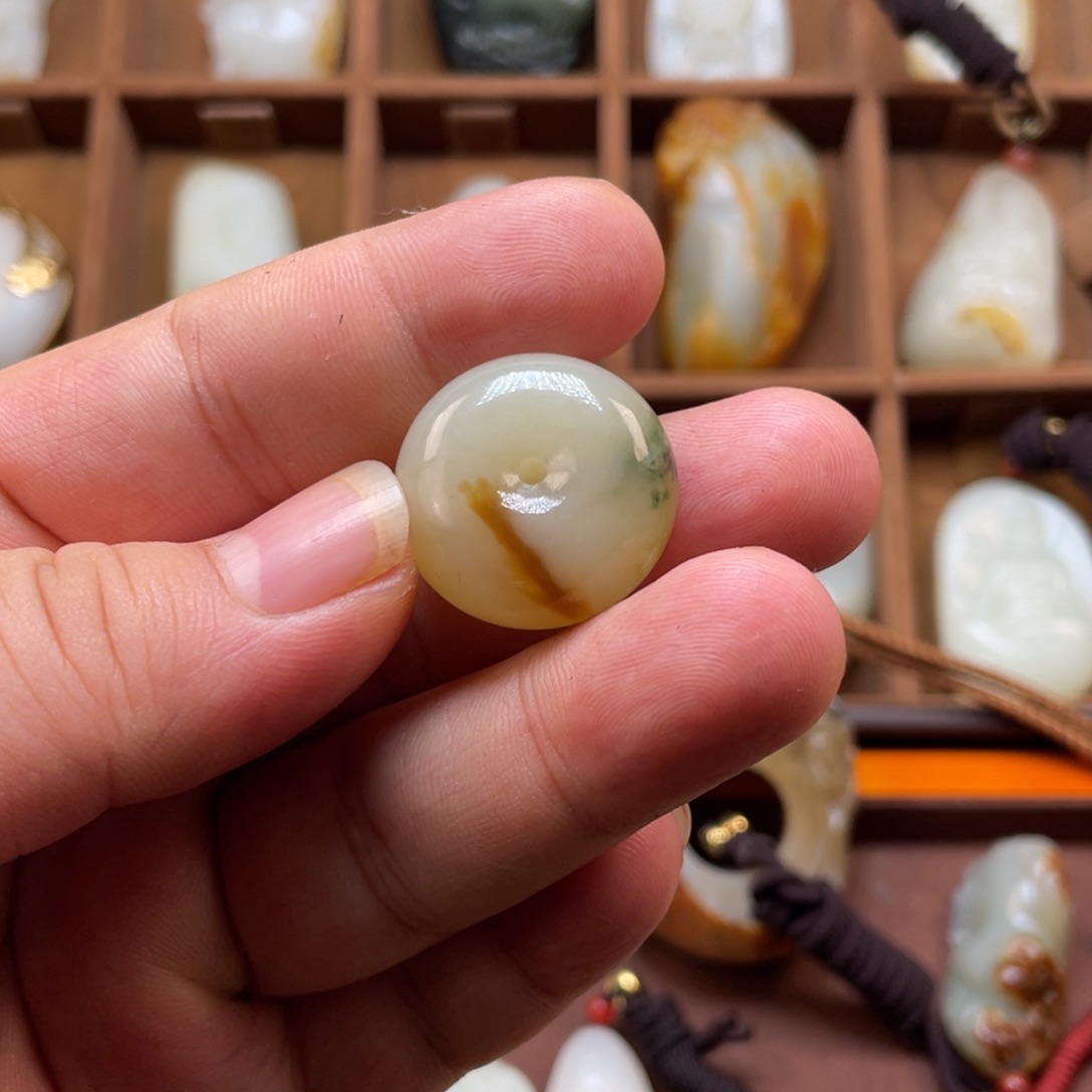 和田玉未镶嵌挂件