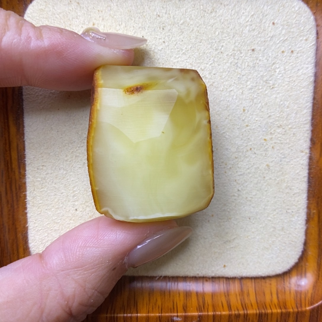 蜜蜡未镶嵌珠宝奇石敏