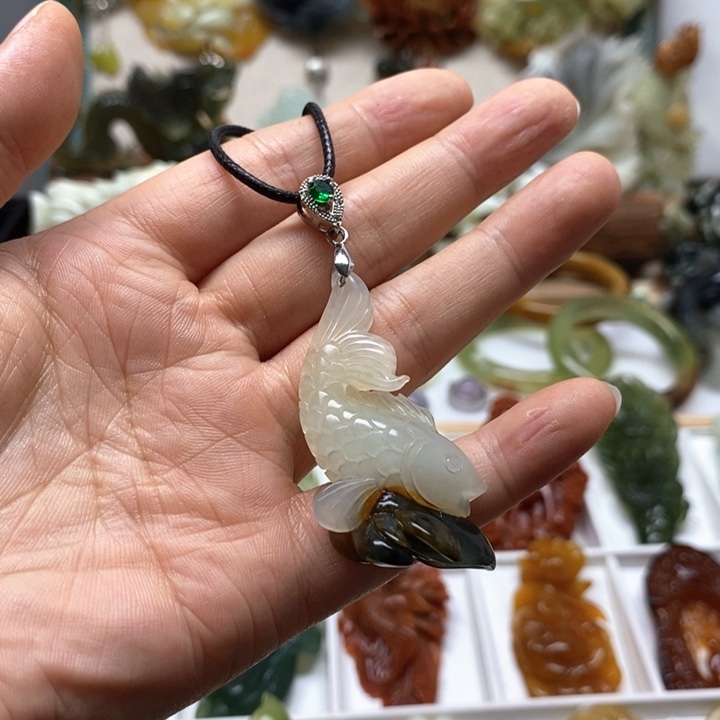 未镶嵌蛇纹石玉颈饰