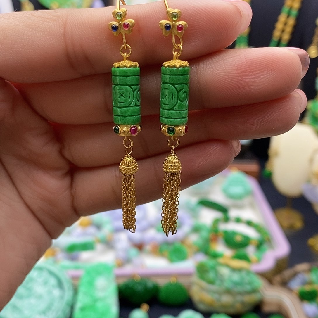 翡翠耳饰未镶嵌天然