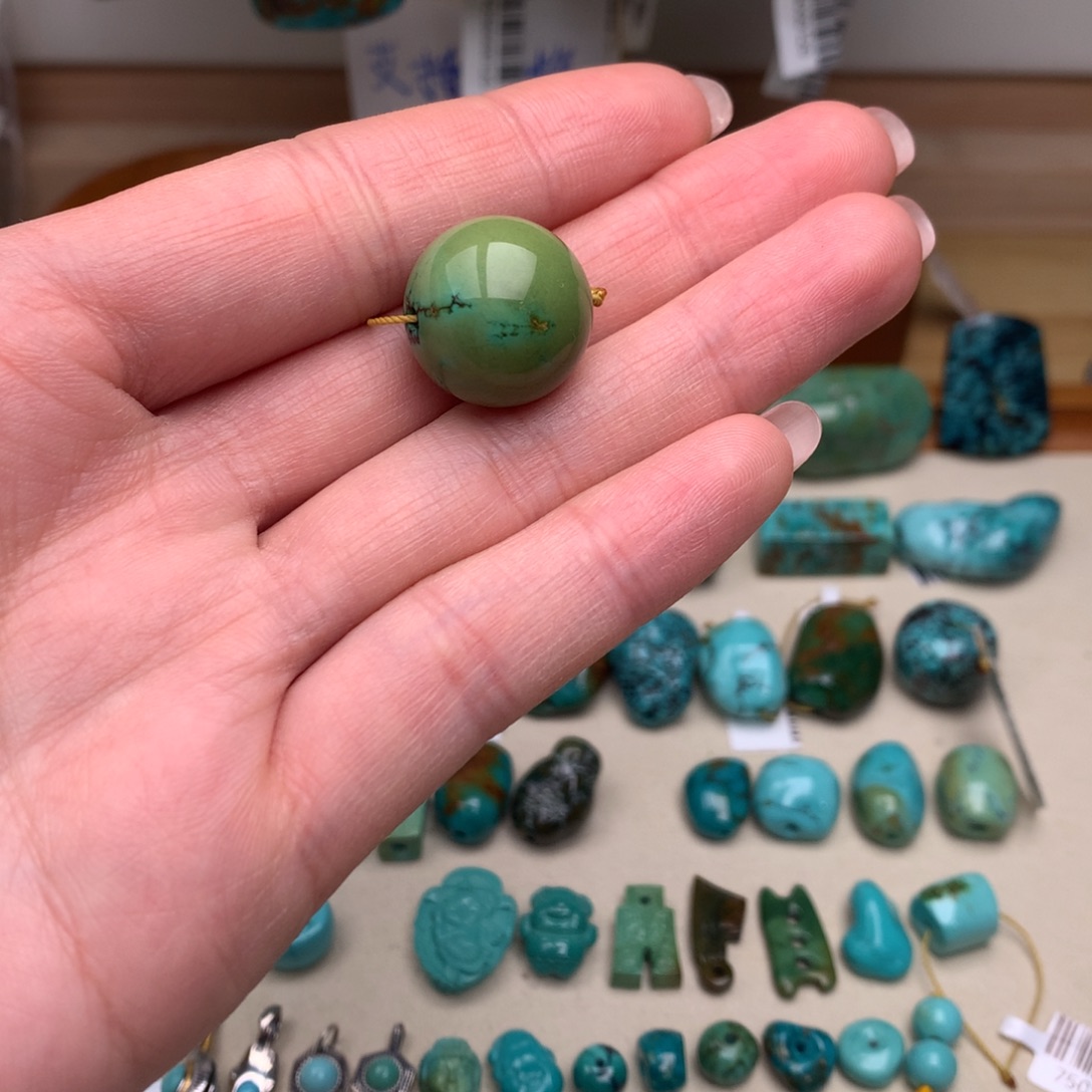 绿松石未镶嵌珠宝奇石