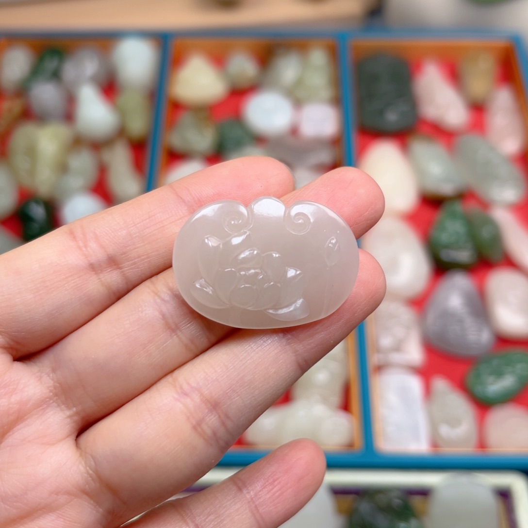 颈饰未镶嵌和田玉