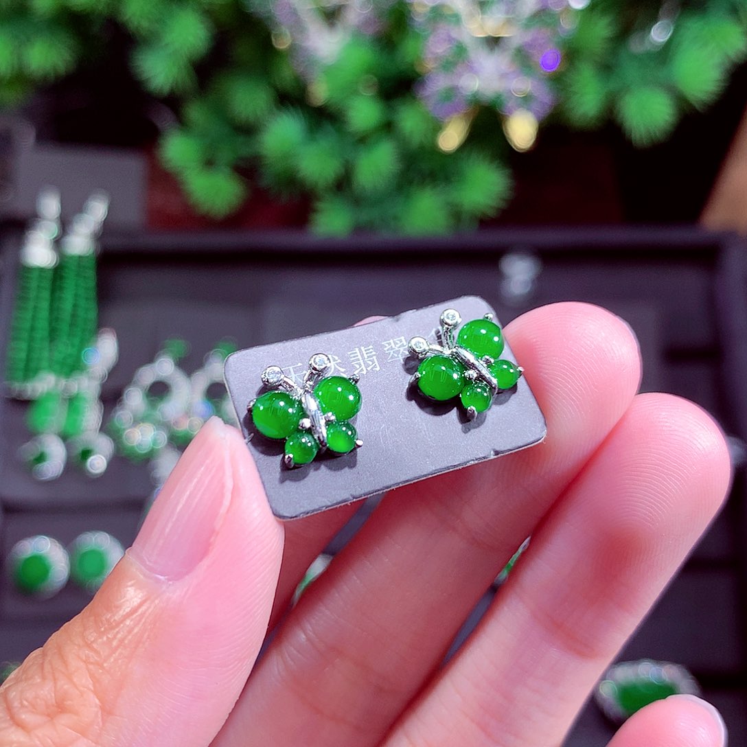 颈饰未镶嵌翡翠天然