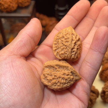 不***空桃核吊坠哈哈哈哈哈哈哈