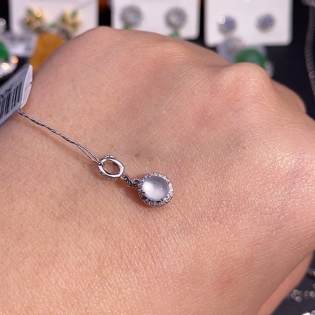 翡翠吊坠(不含链)18K金镶嵌