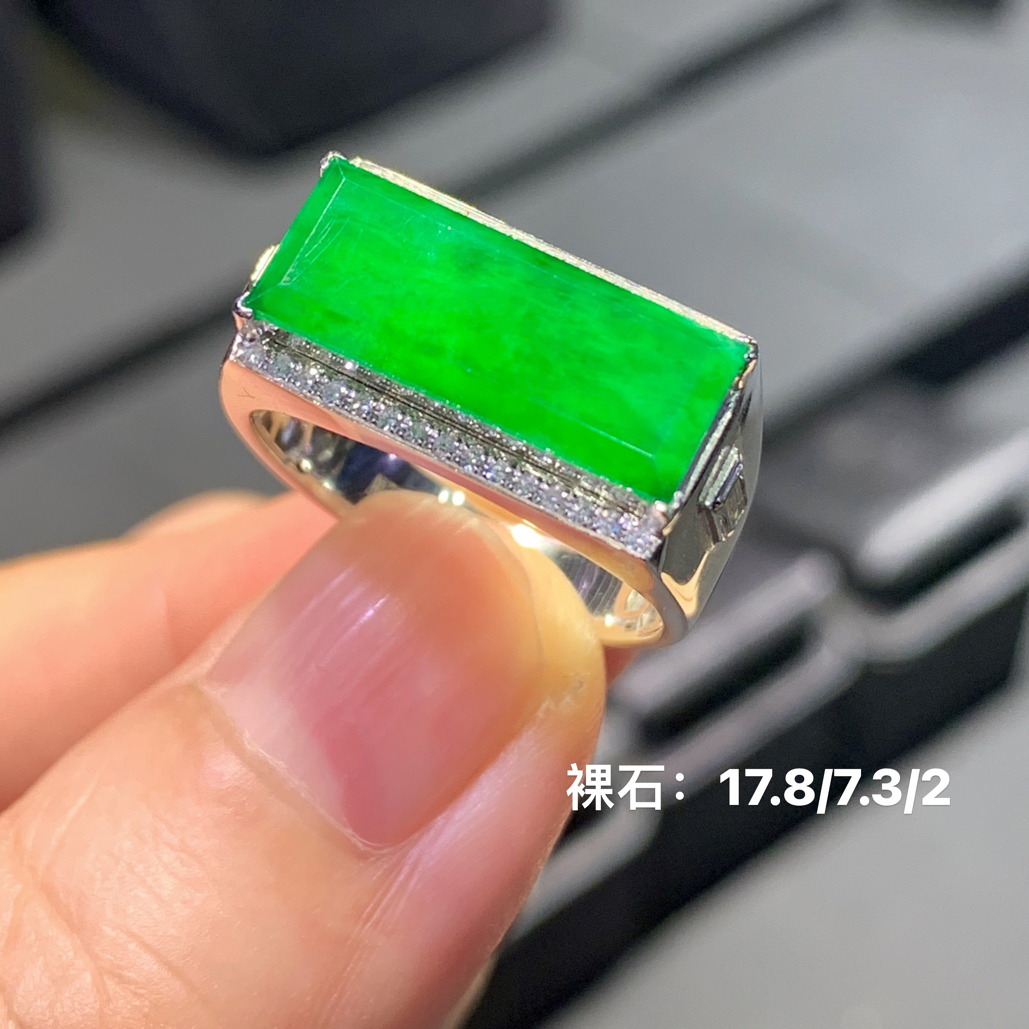 缅甸翡翠A货：阳辣绿上档次马鞍戒指