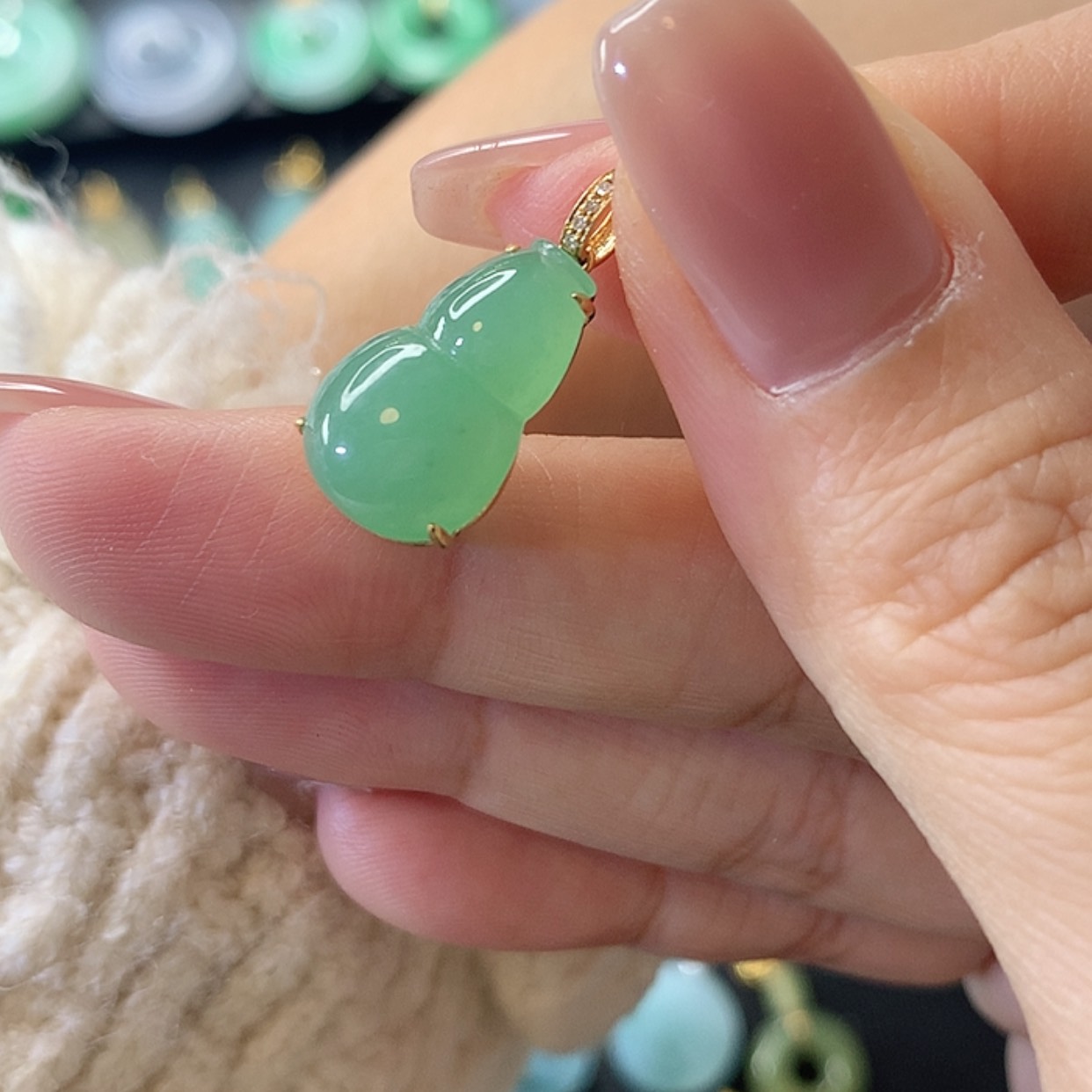 【闪购商品】翡翠吊坠(赠链)18K金镶嵌