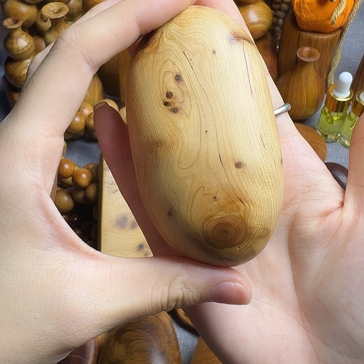 *****柏木（崖柏）太行崖柏留疤根料把件