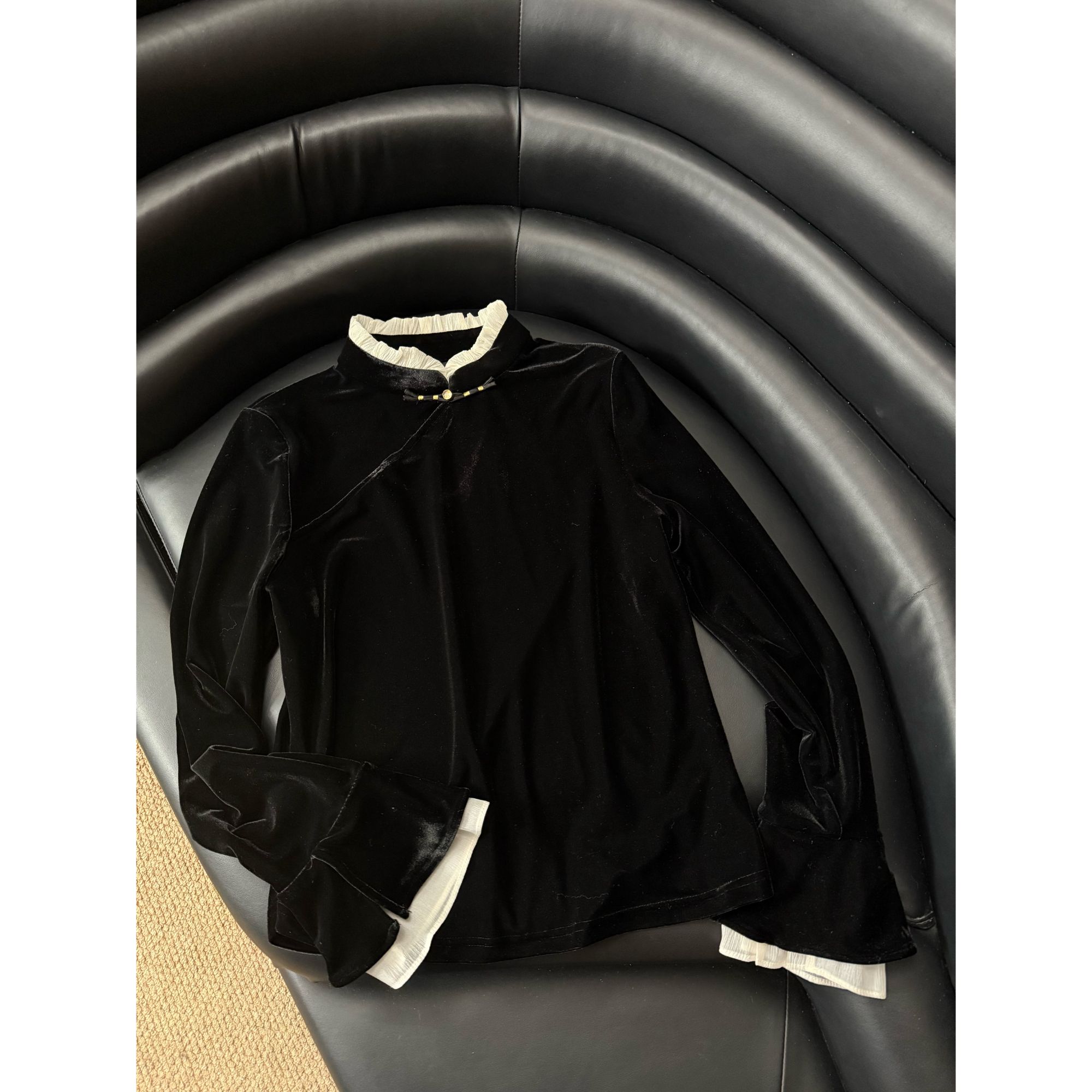 2025冬款新品【新中式花边领丝绒上衣】