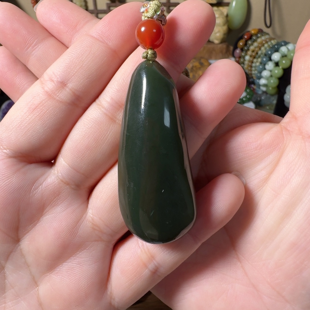 整***景和田玉未镶嵌颈饰