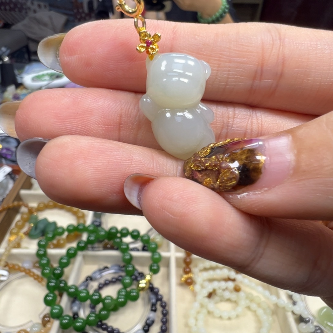 和田玉未镶嵌颈饰