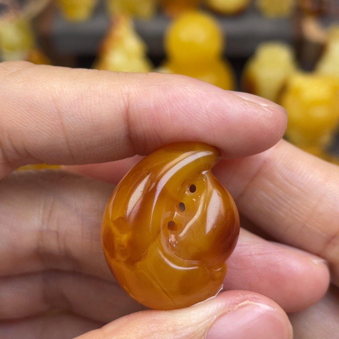 未镶嵌琥珀裸石蜜蜡