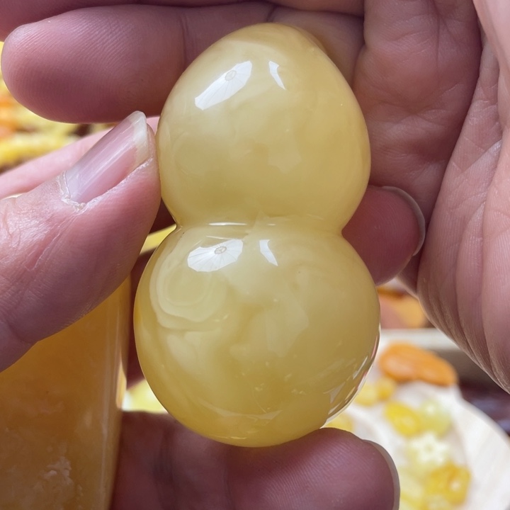 蜜蜡手串未镶嵌吊坠