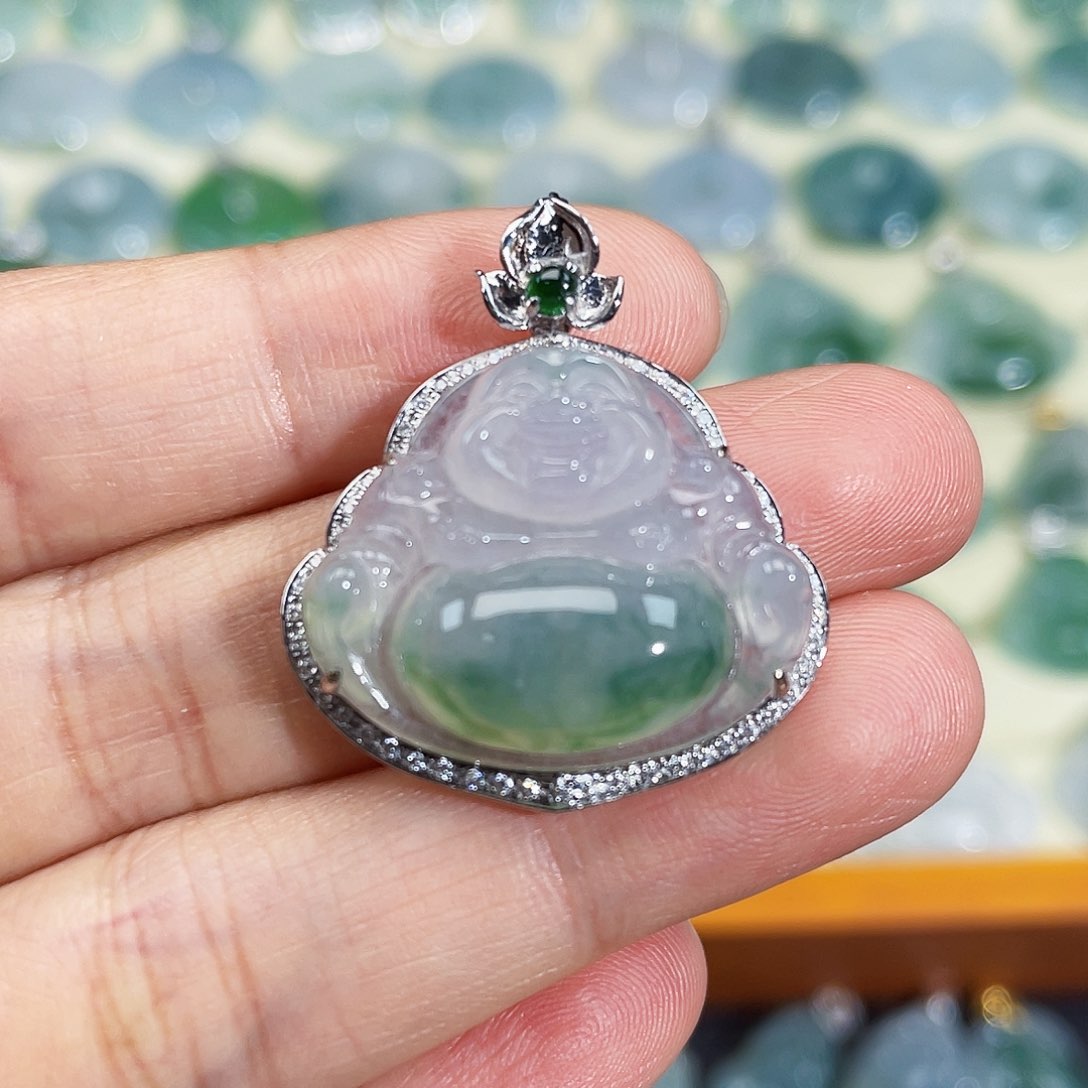 翡翠18K金镶嵌颈饰吊坠