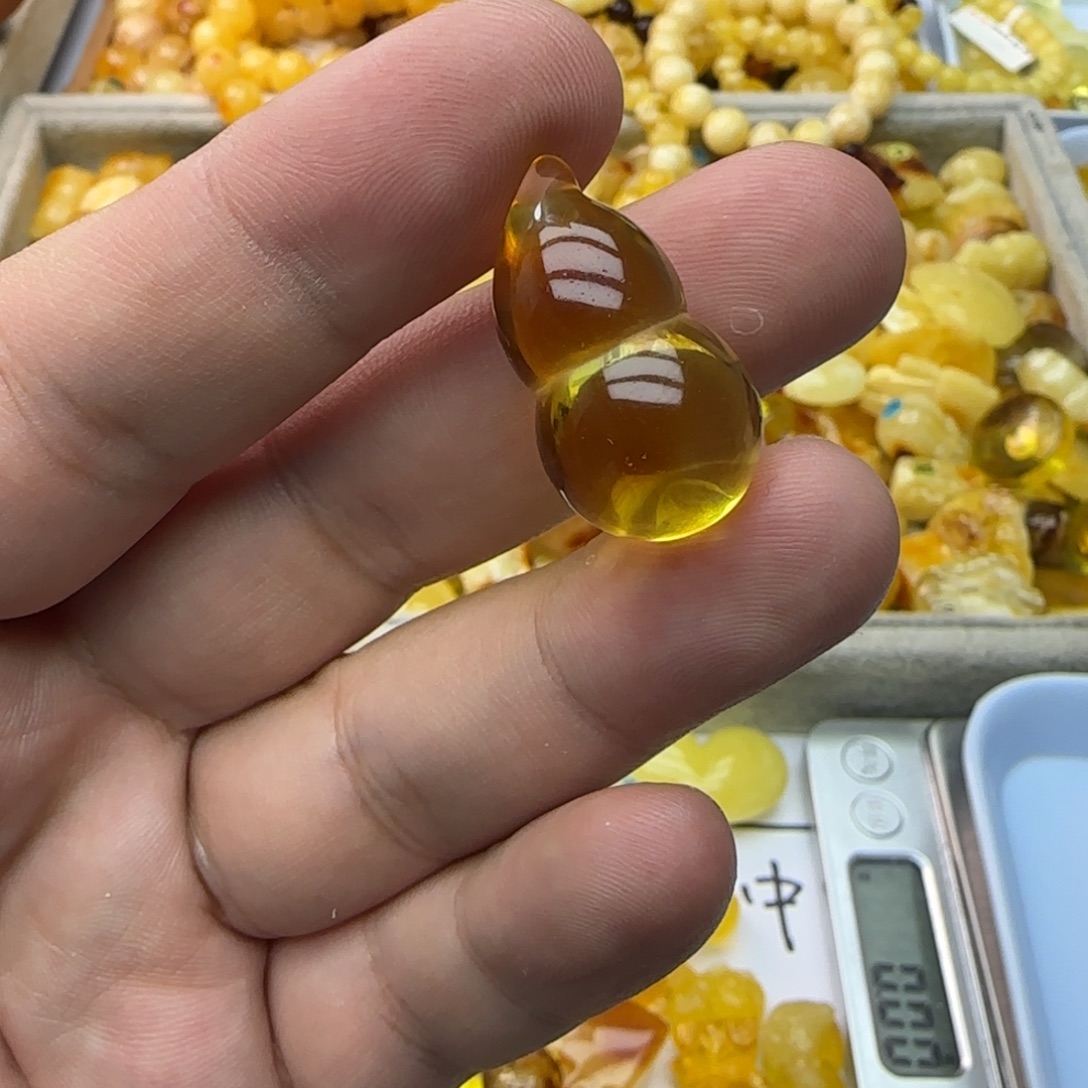 琥珀未镶嵌裸石3克