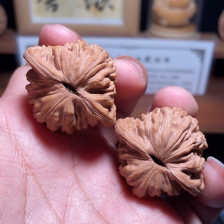 X***吖文玩核桃把件汉高楼38尺