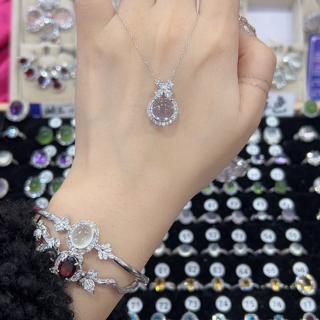 A***′芙蓉石银S925镶嵌戒指