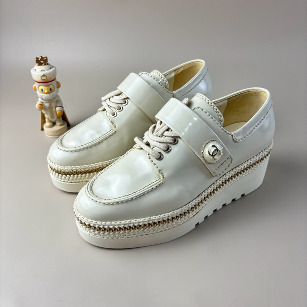 99新 Chanel/香奈儿 漆皮双C珍珠乐福鞋 35.5码 YLP3223