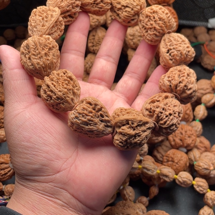 文玩核桃吊坠v****r2南疆石