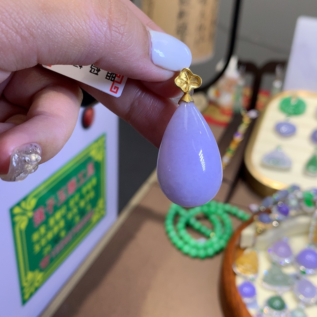 翡翠18K金镶嵌颈饰翡翠