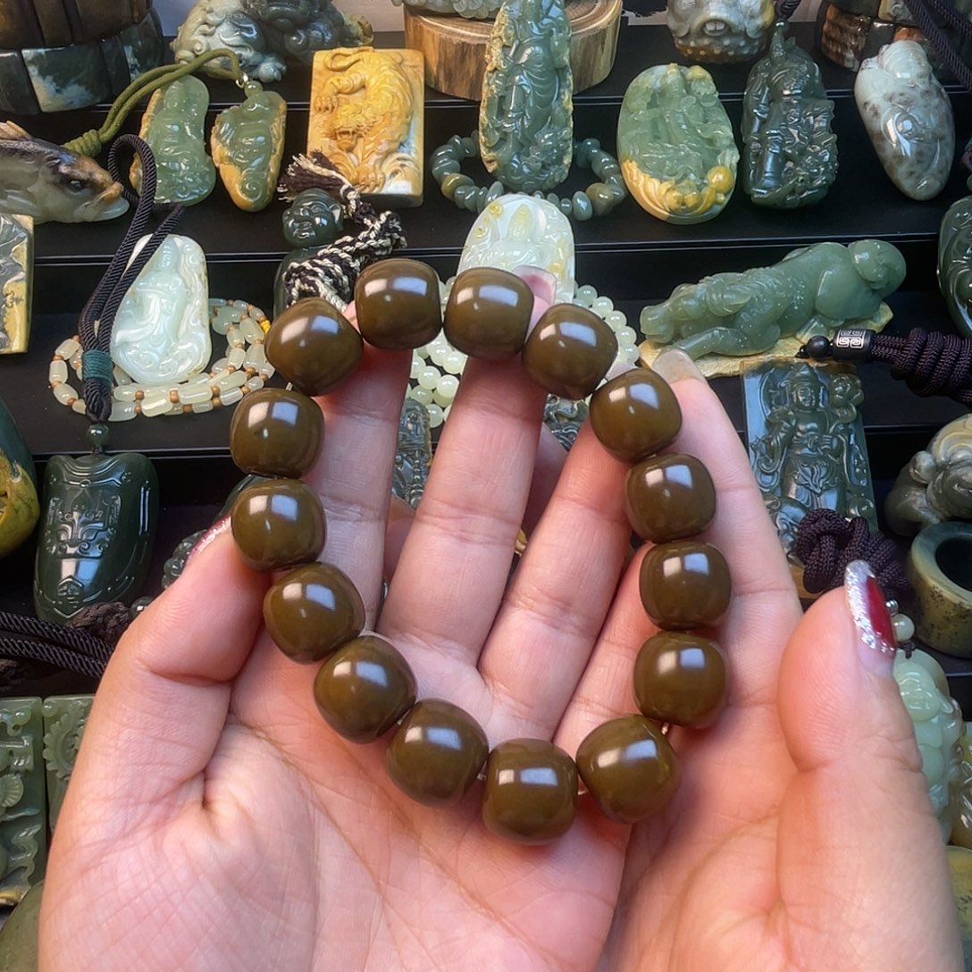 透闪石质玉未镶嵌手链