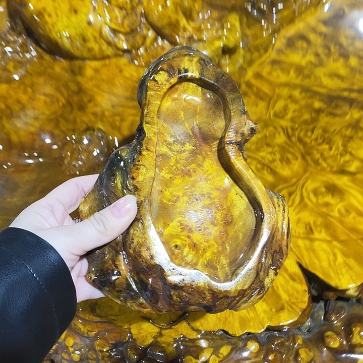 金丝楠黄金章烟灰缸