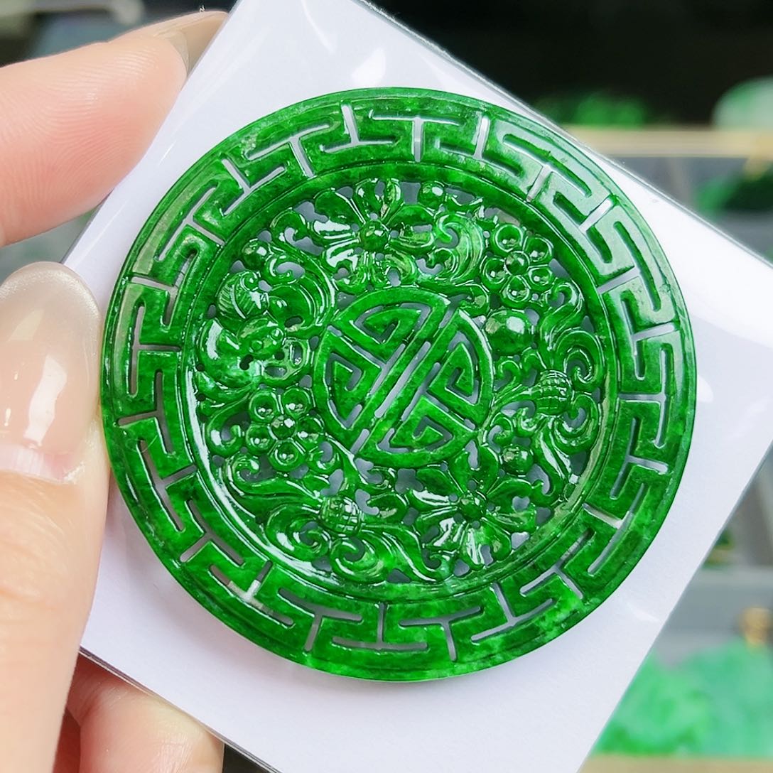 翡翠颈饰未镶嵌吊坠