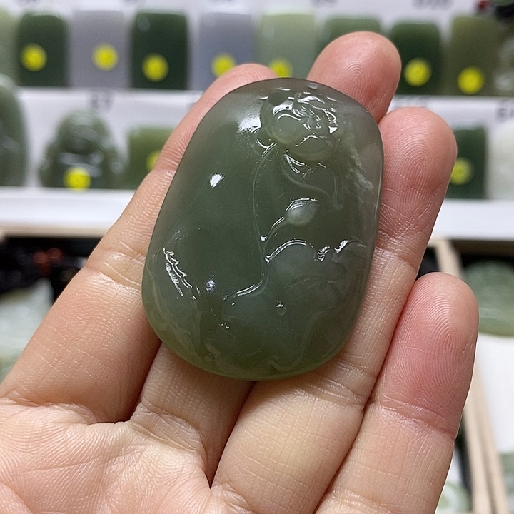 和田玉未镶嵌颈饰