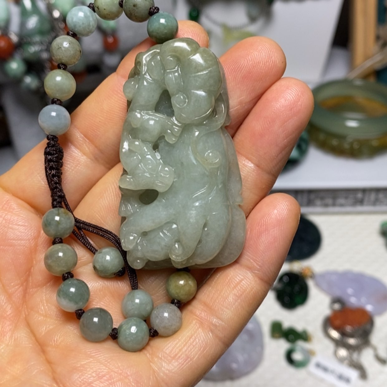 【闪购商品】翡翠吊坠(赠链)未镶嵌