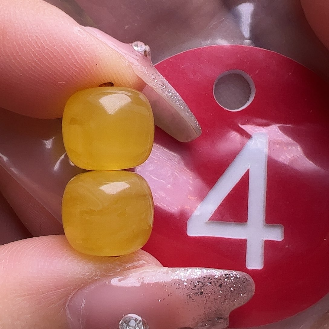 未镶嵌蜜蜡裸石9.8mm鸡油黄老型