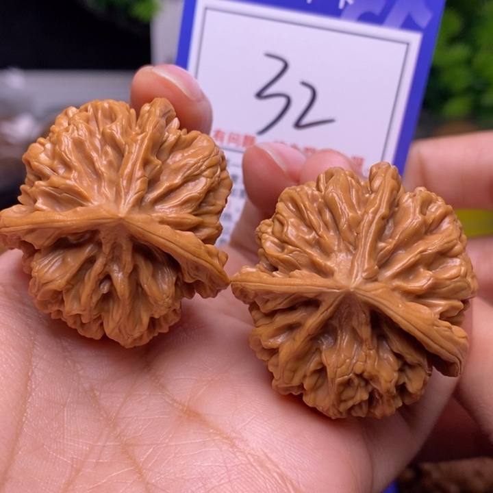 把件文玩核桃40帝王狮子头三棱