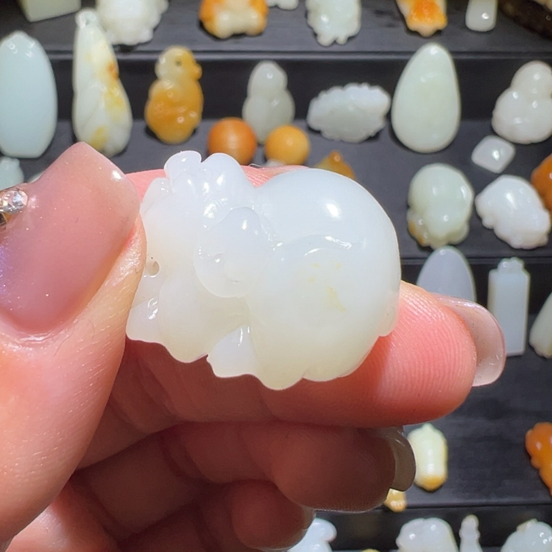 和田玉（糖玉）未镶嵌颈饰浩*板