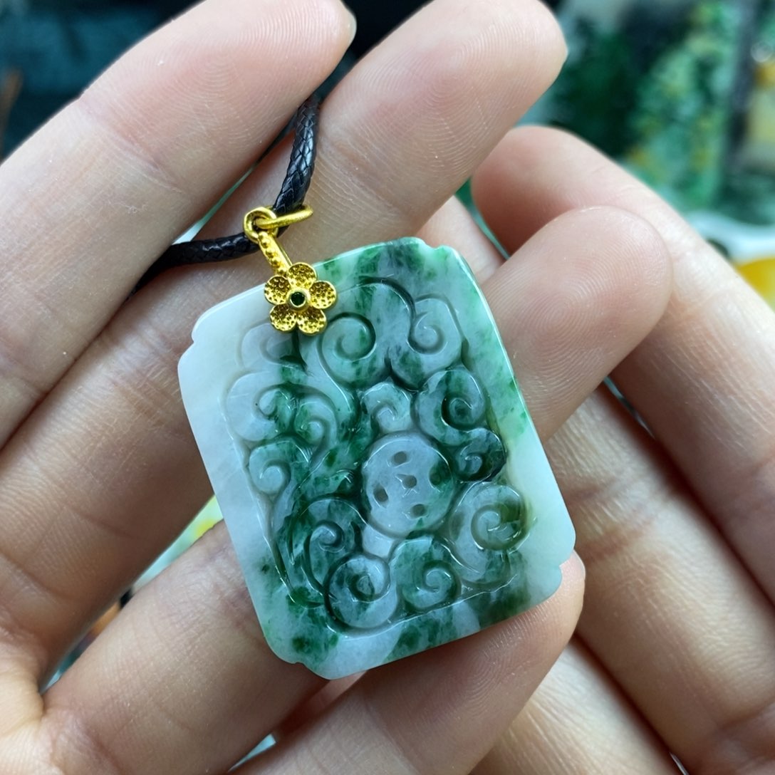 翡翠颈饰未镶嵌吊坠