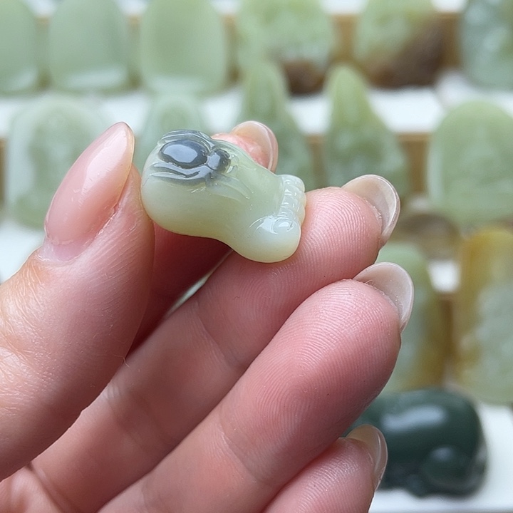 和田玉（糖玉）未镶嵌颈饰