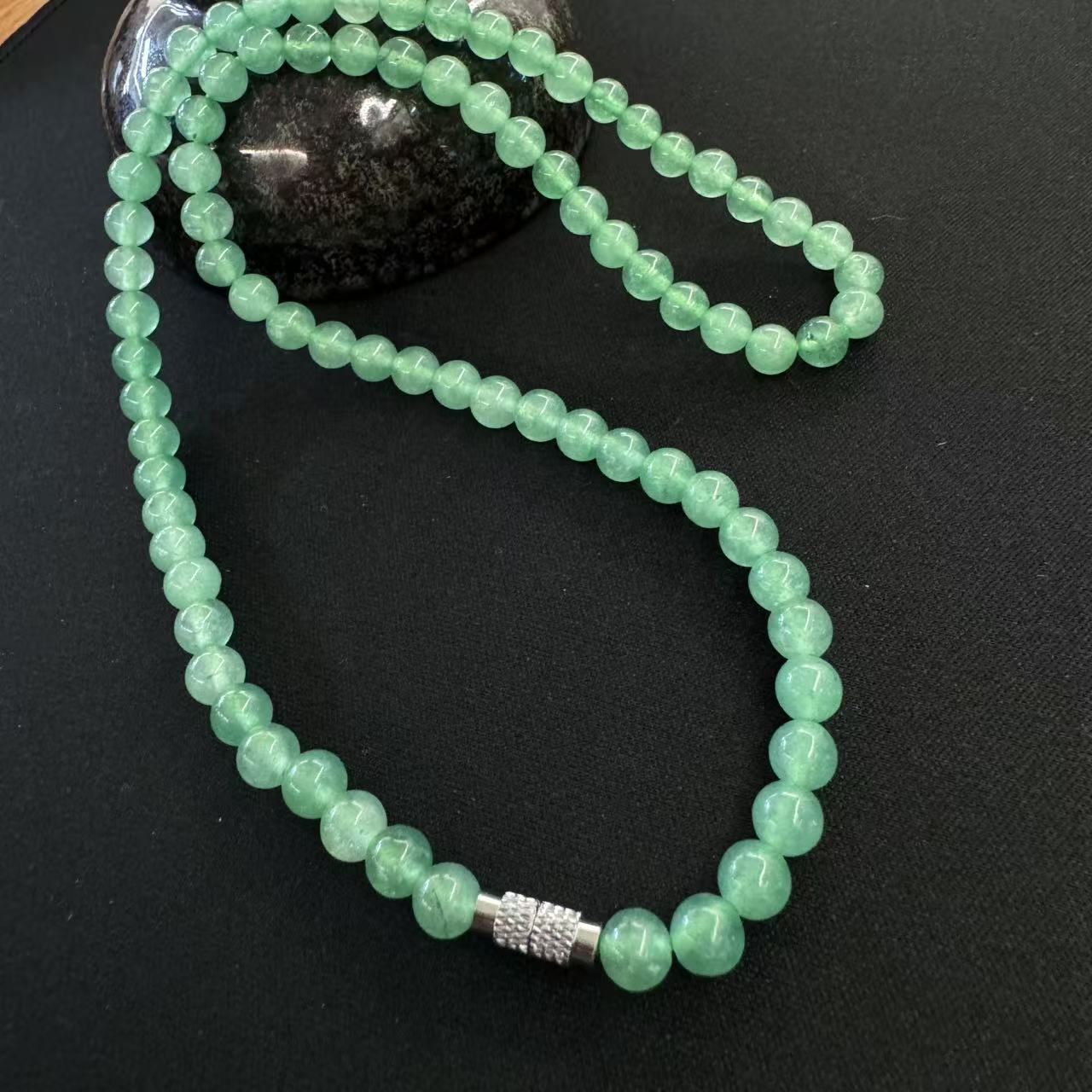 小米珠独龙玉项链一条