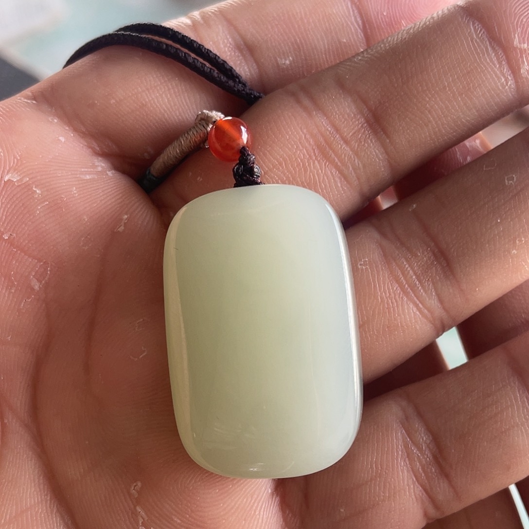 和田玉未镶嵌颈饰和田玉新疆且末钢板料无事牌