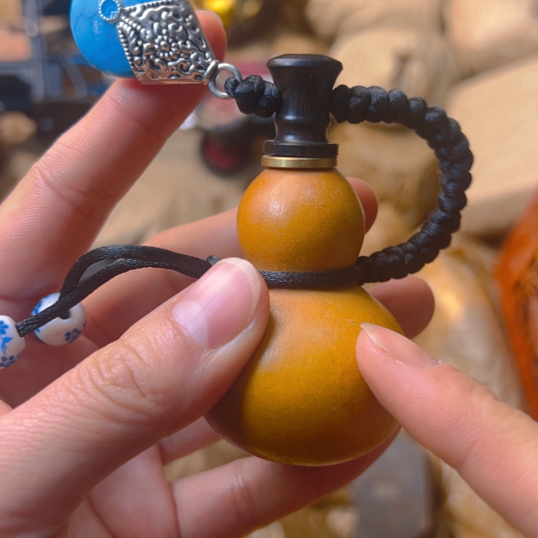 精美铜器……。       ！