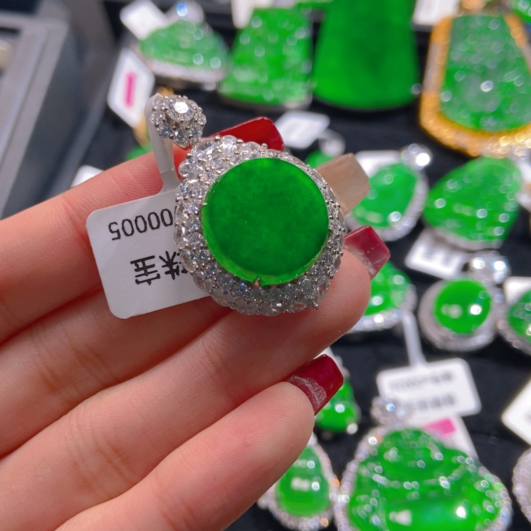 翡翠吊坠(不含链)未镶嵌